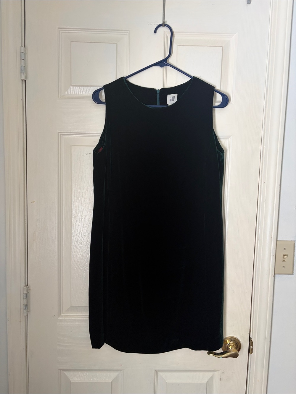 GAP Women's Sleeveless Velvet Shift Dress in Hunter Green Size 6
